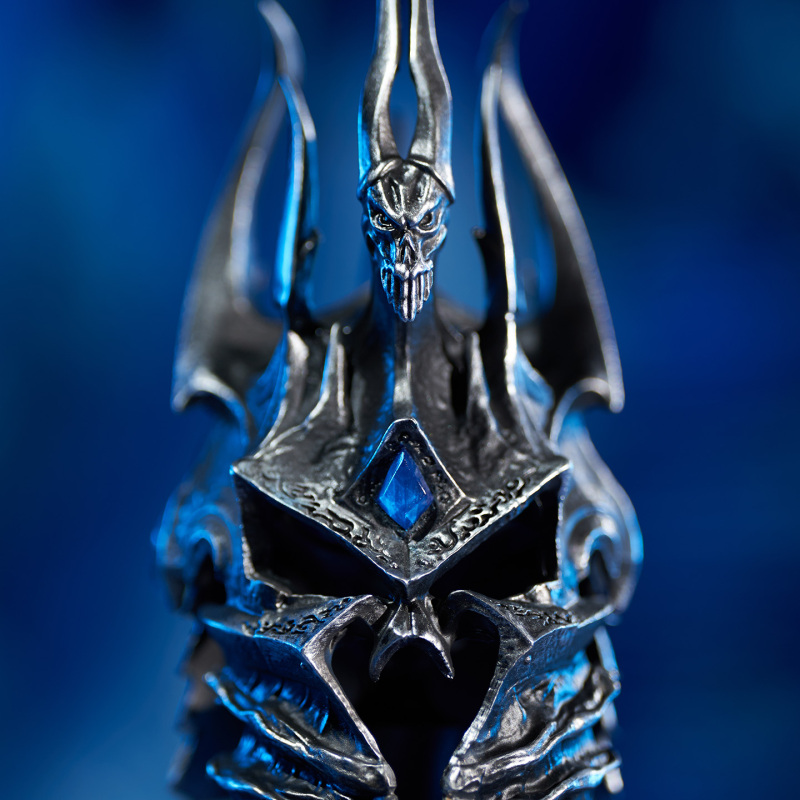 Blizzard World of Warcraft - Helm of Domination Metal Replica Desktop Ornament