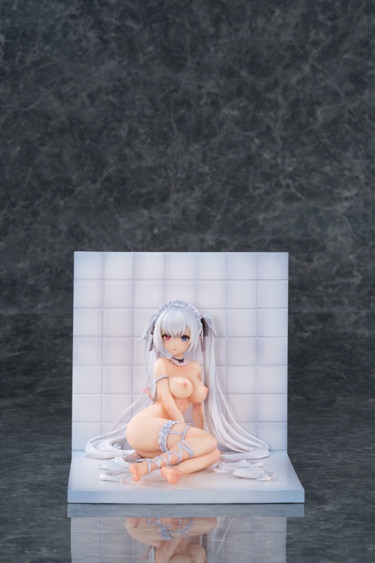 PURE Original Luna 1/6 Figure