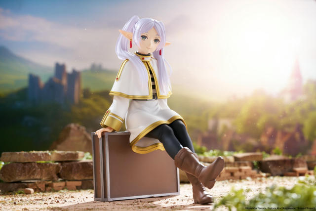 TAITO Frieren Beyond Journeys End Desktop Cute Figure Frieren Suitcase Ver.