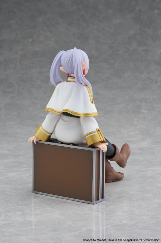 TAITO Frieren Beyond Journeys End Desktop Cute Figure Frieren Suitcase Ver.