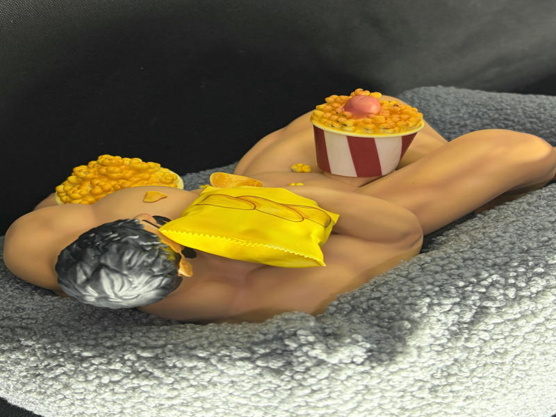 Salted Fish Uncle's Day Off Resin Statue