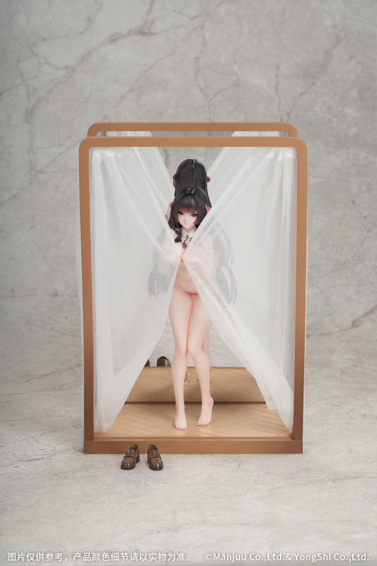 Myethos Gift+ Azur Lane Trinidad Trapper in the Changing Room Ver. 1/8 Figure