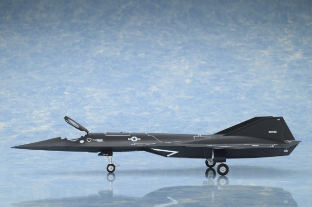 Bellfine 1/72 Top Gun Maverick Dark Star Plastic Model