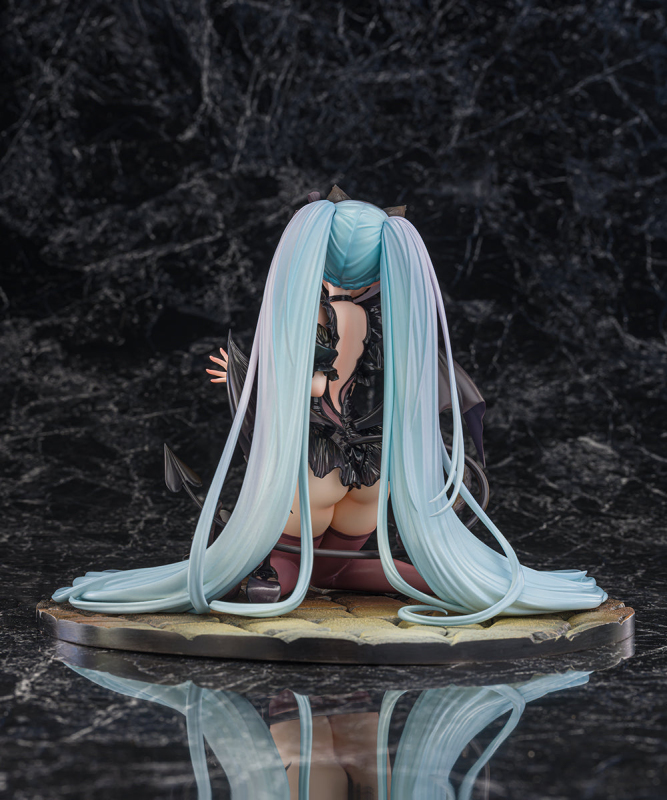 Amiami Azur Lane Janus Fright-Night Scaredy-Cat ver. 1/7 Scale Figure