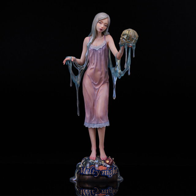 Manas SUM Melty Night Statue