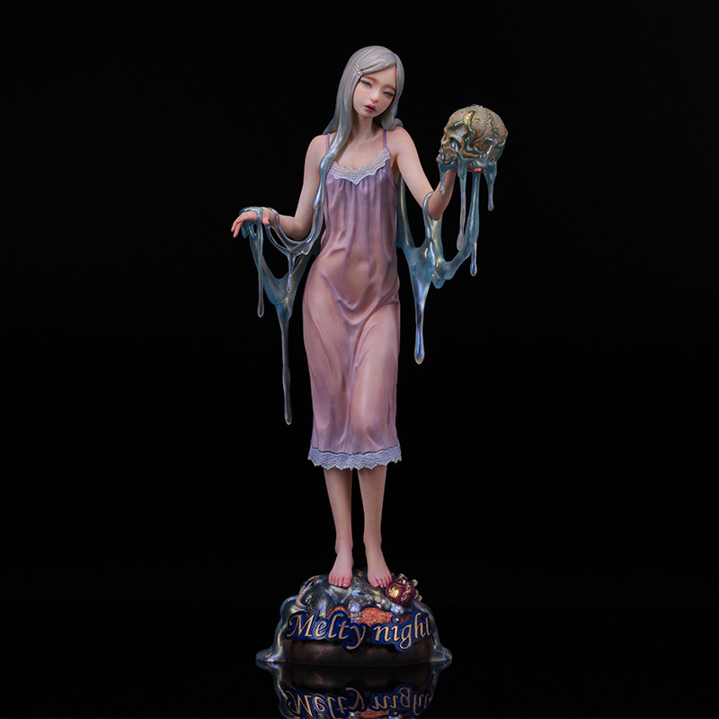 Manas SUM Melty Night Statue