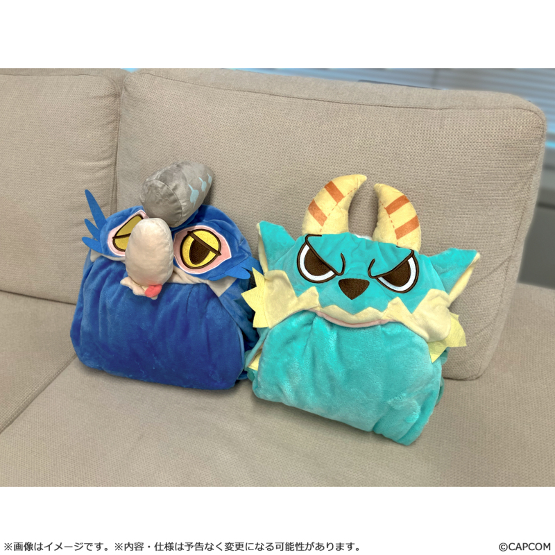 Capcom Monster Hunter MonDefo Fluffy Poncho
