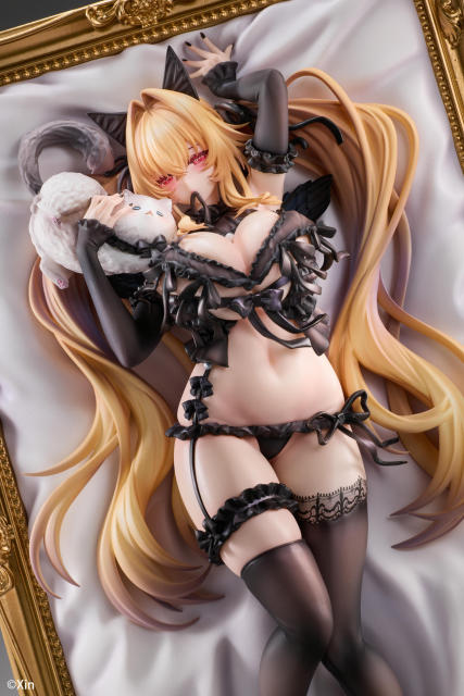 Novel Stella Stella Black Cat Ver 1/7 Scale Figure