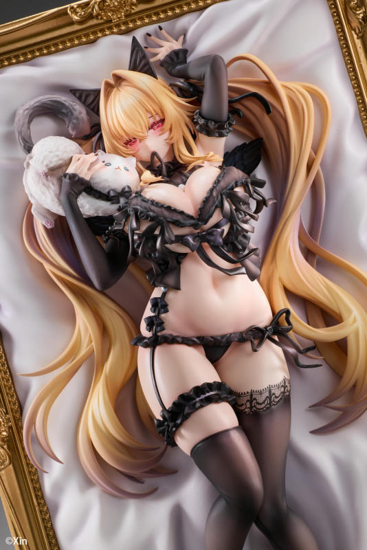 Novel Stella Stella Black Cat Ver 1/7 Scale Figure