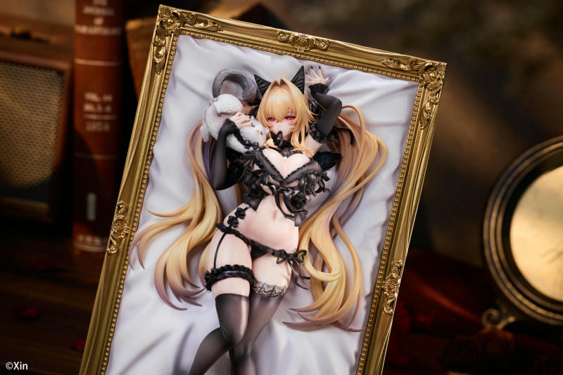 Novel Stella Stella Black Cat Ver 1/7 Scale Figure
