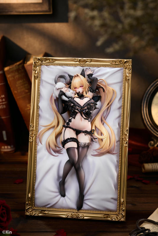 Novel Stella Stella Black Cat Ver 1/7 Scale Figure