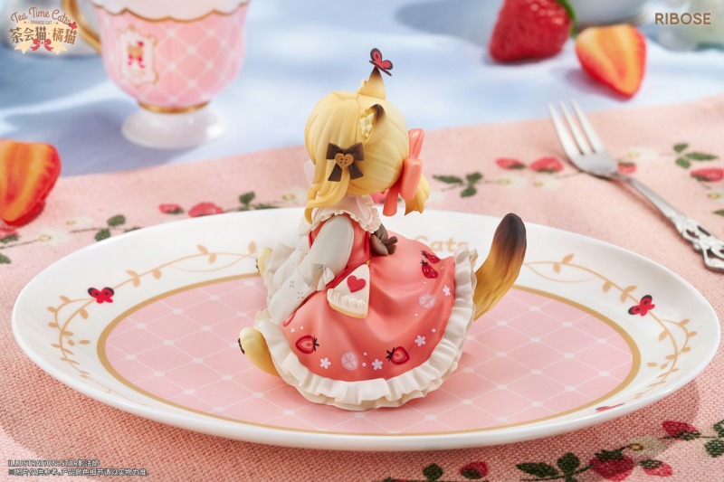 RIBOSE Original Tea Time Cats Orange Cat Figure