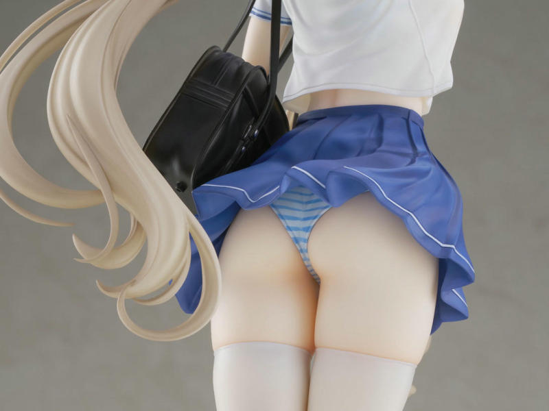 KoiKoi Sakura Momoko Uniform ver 1/6 Scale Figure (Bonus)