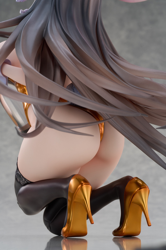 Alphamax Azur Lane Chikuma Premium Prize on the Table ver 1/4 Figure
