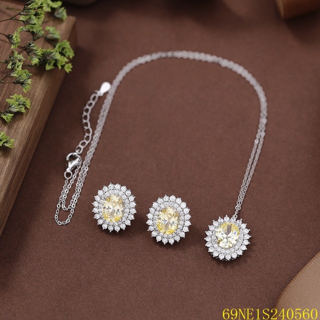 925 Sterling Silver Zircon Necklace and Earring Set