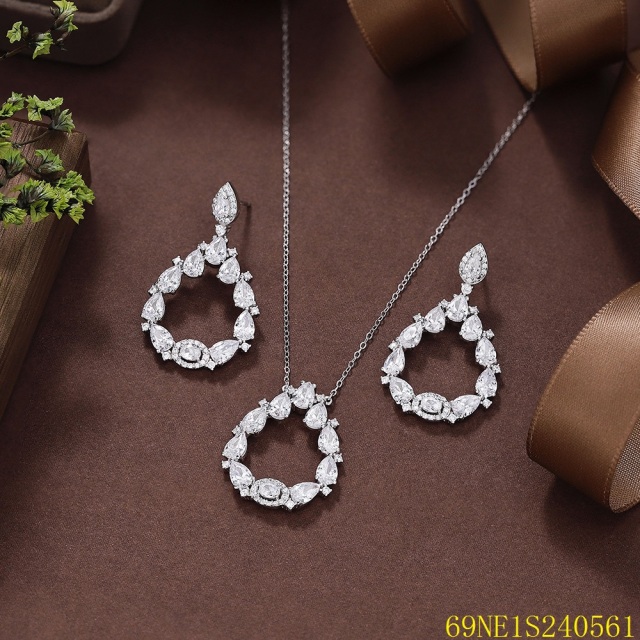 925 Sterling Silver Zircon Necklace and Earring Set