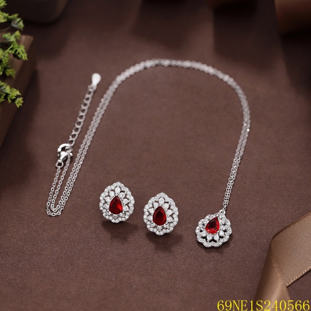 925 Sterling Silver Zircon Necklace and Earring Set