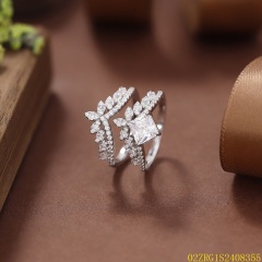 خاتم نسائي مرصع بالزركونيا الفضية