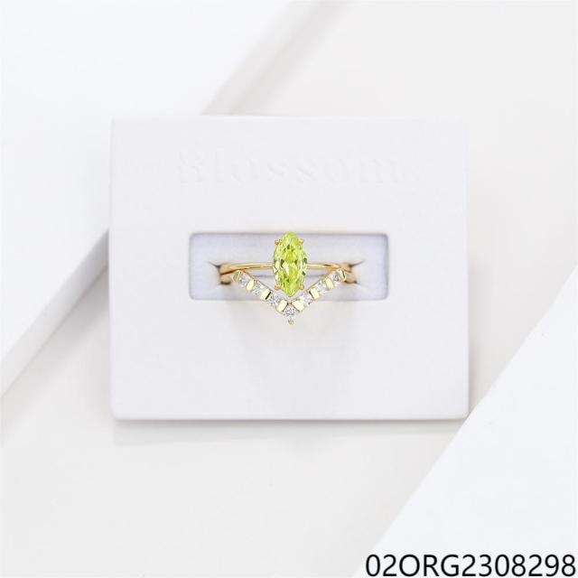 خاتم نسائي مرصع بالزركونيا الفضية