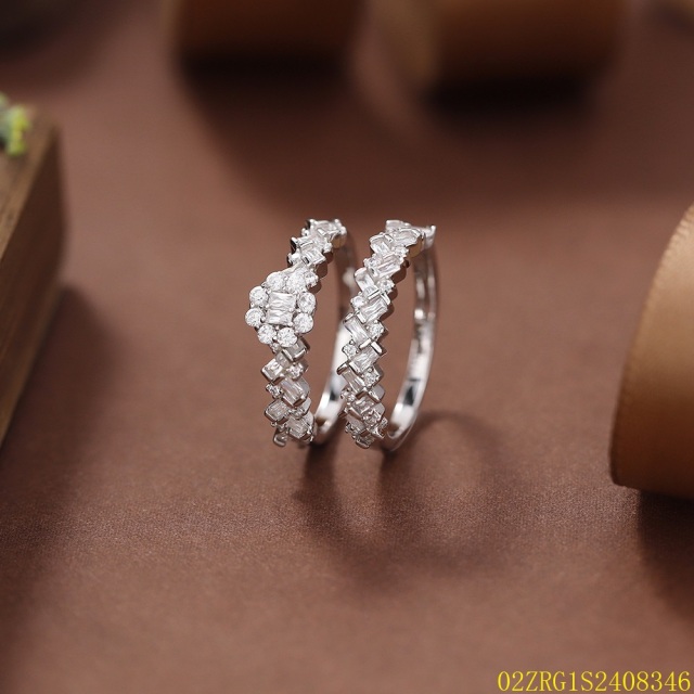 خاتم نسائي مرصع بالزركونيا الفضية