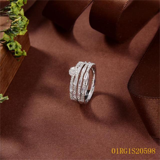 خاتم نسائي مرصع بالزركونيا الفضية