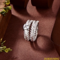 خاتم نسائي مرصع بالزركونيا الفضية