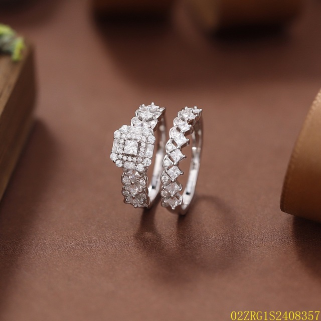 خاتم نسائي مرصع بالزركونيا الفضية