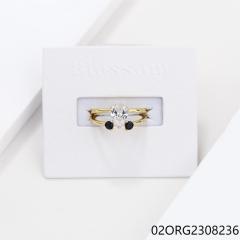 خاتم نسائي مرصع بالزركونيا الفضية