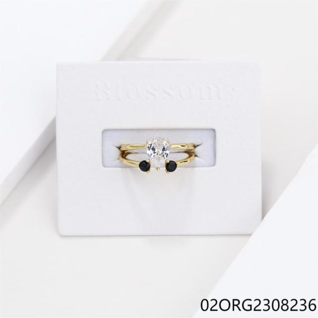 خاتم نسائي مرصع بالزركونيا الفضية