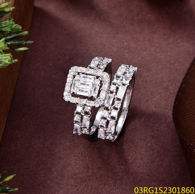 خاتم نسائي مرصع بالزركونيا الفضية