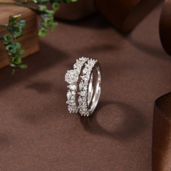 خاتم نسائي مرصع بالزركونيا الفضية