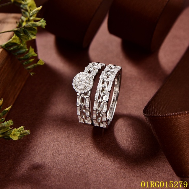 خاتم نسائي مرصع بالزركونيا الفضية