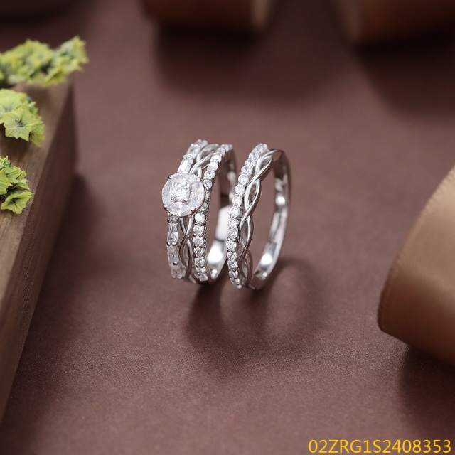 خاتم نسائي مرصع بالزركونيا الفضية