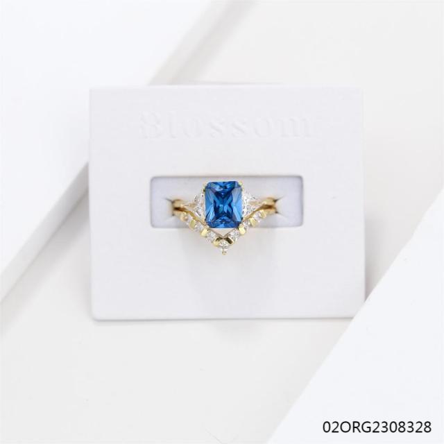 خاتم نسائي مرصع بالزركونيا الفضية