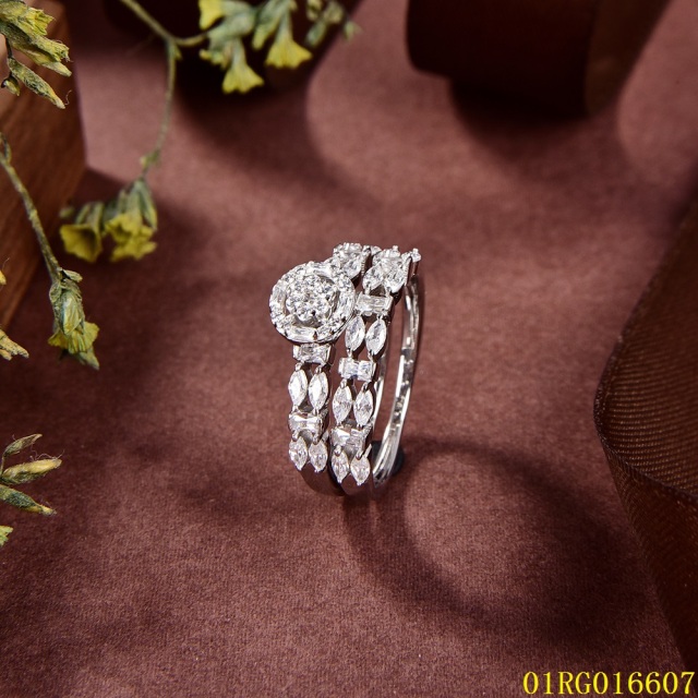 خاتم نسائي مرصع بالزركونيا الفضية