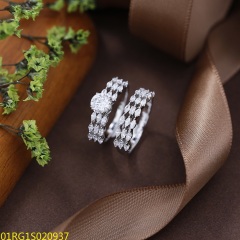 خاتم نسائي مرصع بالزركونيا الفضية