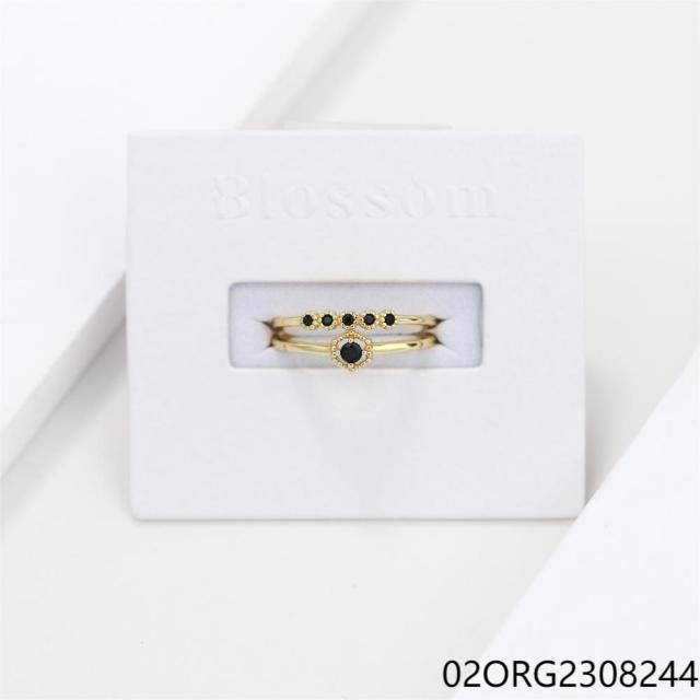 خاتم نسائي مرصع بالزركونيا الفضية