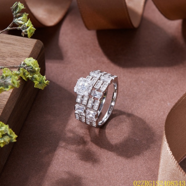 خاتم نسائي مرصع بالزركونيا الفضية