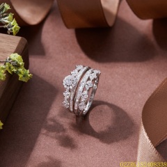 خاتم نسائي مرصع بالزركونيا الفضية