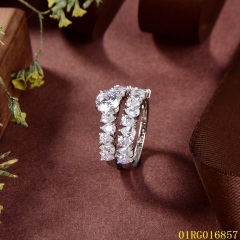 خاتم نسائي مرصع بالزركونيا الفضية