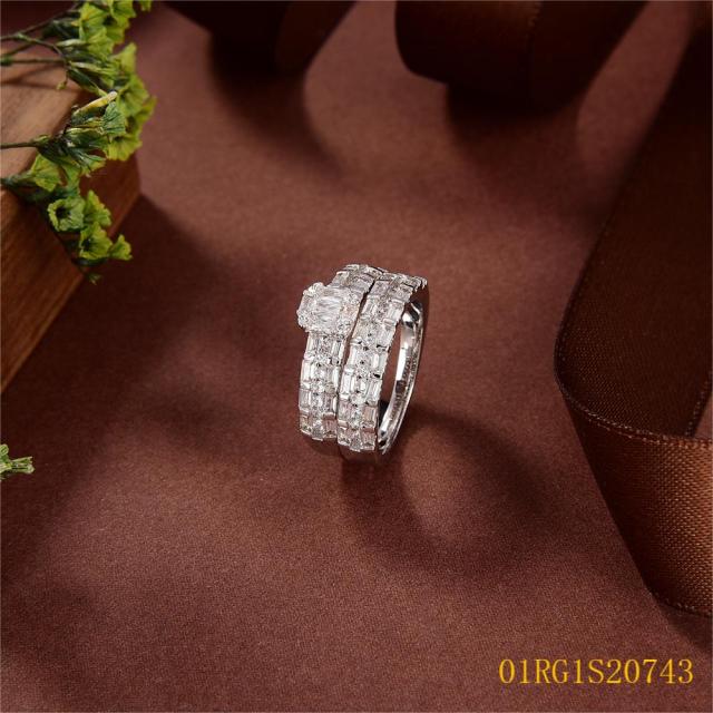 خاتم نسائي مرصع بالزركونيا الفضية