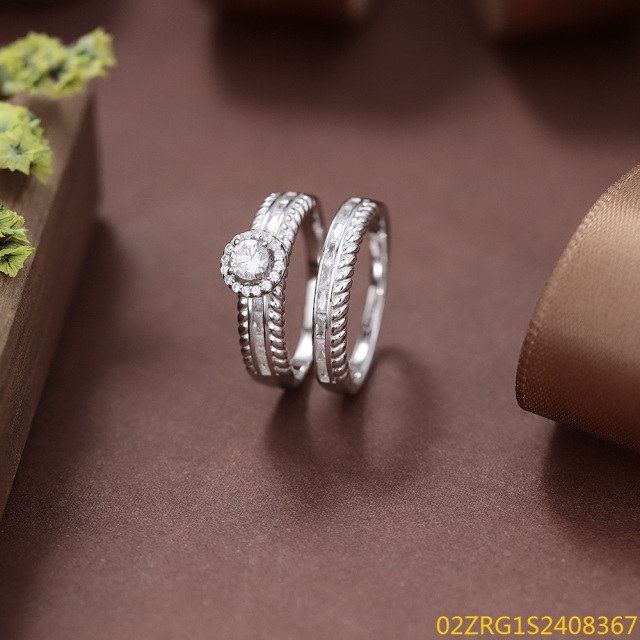 خاتم نسائي مرصع بالزركونيا الفضية