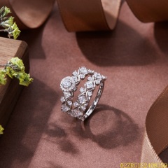 خاتم نسائي مرصع بالزركونيا الفضية