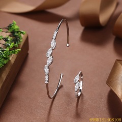 طقم سوار وخاتم زفاف فضي مرصع بالزركون