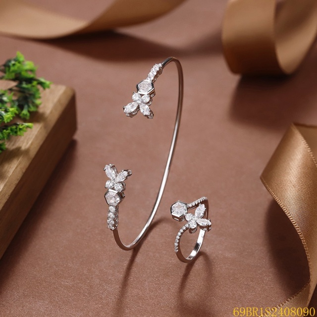 طقم سوار وخاتم زفاف فضي مرصع بالزركون