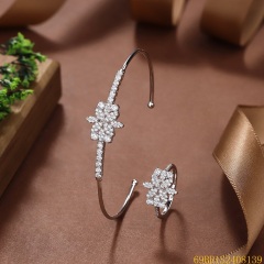 طقم سوار وخاتم زفاف فضي مرصع بالزركون