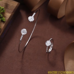 طقم سوار وخاتم زفاف فضي مرصع بالزركون