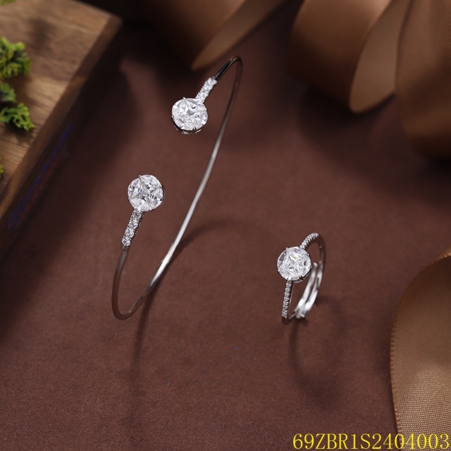 طقم سوار وخاتم زفاف فضي مرصع بالزركون