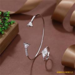 طقم سوار وخاتم زفاف فضي مرصع بالزركون