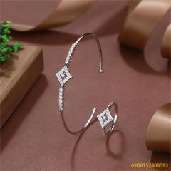 طقم سوار وخاتم زفاف فضي مرصع بالزركون